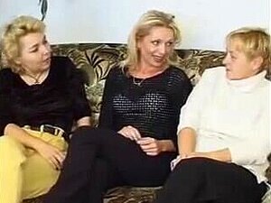 Fisting serio por tres lesbianas maduras