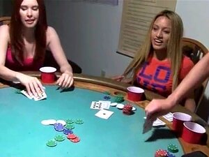 lindas frescas follando en la noche de póker