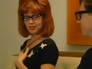  2004. Abs. Actriz. Nena. Beverly Lynne. Tetas. Caucásico. Celeb.