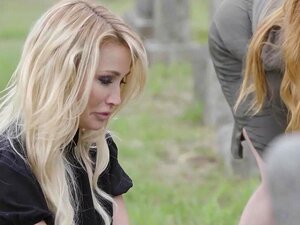 Jessica Drake y Jessie Lee - lesbiana - rubia - morena - lamida de