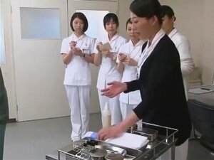 Enfermera japonesa técnica para la extracción de semen