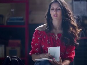 Descubre la pasión de una mujer madura india en un video ardiente que