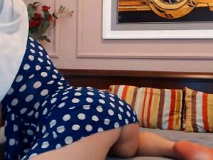 Caliente profesional árabe con su hijab. Escort árabe deliciosa en