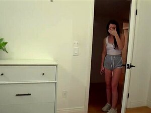 POV Follada de Hermanastra Trabajadora - XXX Astuto