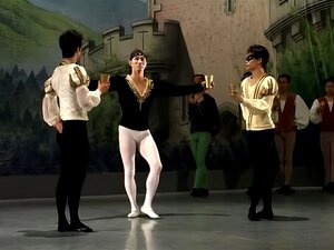 Naked Ballet II, este es uno de los extraños videos para adultos que