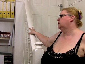 Sexo en la oficina con unas tetas enormes y gordas