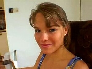 Hottie fresca en grupo y facializada