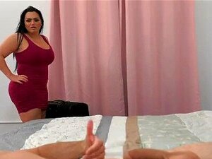 MILF con gran culo Betty Bang se folla a su compañero de trabajo