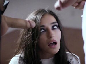 Adicta al sexo con enfermedades mentales follada duro en la