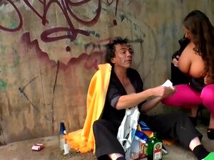 Madrastra alemana me gustaría follar con bazucas grandes y firmes que