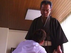 La chica japonesa más caliente Nana Nanaumi en una mamada loca,