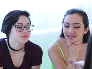 La cachonda Lily Jordan con una verga enorme para follar