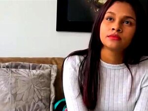 En este video personalizado, estoy acostada en mi cama para pura