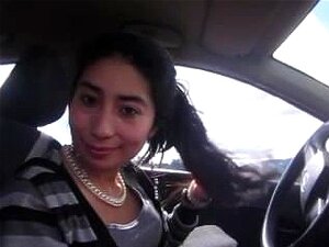 Pili vuelve a dar cabeza por dinero