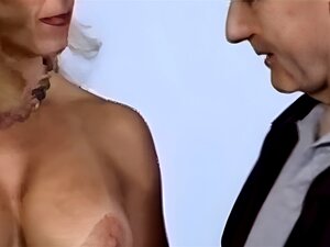 Pareja cachonda del gran CLUB SCREW MY WIFE mientras se prepara para