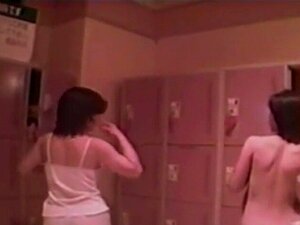 Voyeur de los 90 con una videocámara VHS. Debió ser difícil ocultar