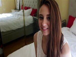 ShesNew - ¡El culo jugoso Elektra Rose tomándolo por detrás!