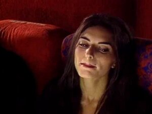 Rebecca Lord se pone de pie por la verga