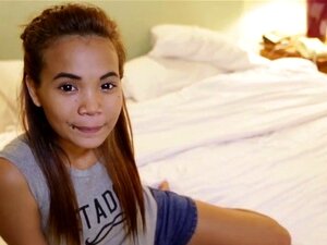 Una gran carga de polla complaciendo a una chica increíble. Envolver