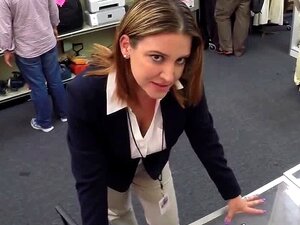 ¡La mujer de negocios zorra se folla!