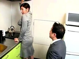 Asiática japonesa con coño lamido, manoseada y