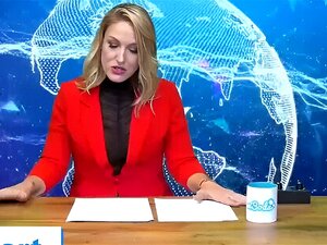 Camsoda-MILF caliente se masturba y monta sybian mientras lee las