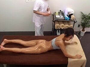 Chica Caliente Manoseada Por Masajista Masaje Con Aceite Japonés