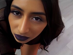 Novia punk se folla al novio nerd en sexo virtual