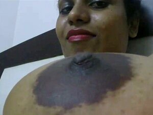 Bebé india con tetas grandes, Lily cachonda