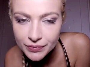 Sumisión de estrella porno caliente con trago