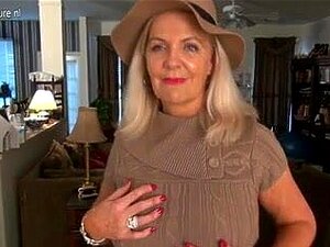 ¡La experiencia es un grado! Nuestra granny todavía lo tiene! Mira