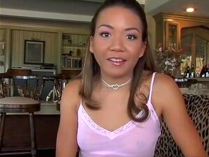 Pornstars exóticas Hillary Scott, Delilah Strong y Keeani Lei en un