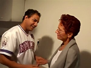 Padrastro alemán y amante - La tía se folla a un amigo