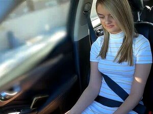 ¡Lexie Fux tiembla mientras se corre muchas veces!