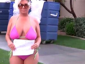 Claudia Marie recibe grandes implantes falsos