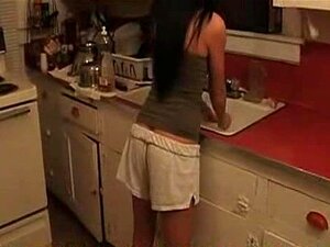 amateur caliente se folla en la cocina