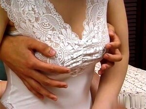 Chica japonesa loca en una increíble película de mamadas sin censura