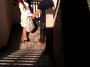 MILF japonesa follando tetas antes de correrse