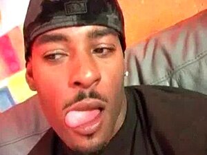 Rubia ama la carne negra