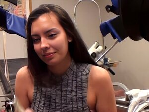  The Doctor's Deception  se lleva a una hermosa chica nativa americana