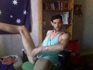 Un tipo australiano se pajea en cámara