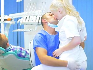 MUJERES RED - Mujeres - Obsesión en la oficina - Mischa Cross -