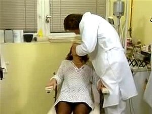 Orgía hardcore con fisting en una clínica dental