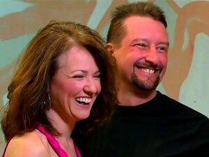 Una gran orgía swinger se sale de control